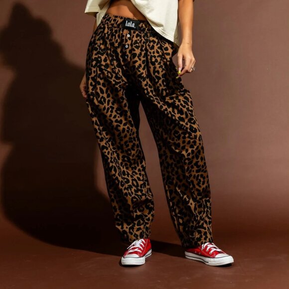 Dressed in Lala Happy Chance Barrel Leg Boxer Pants NEW size L - Picture 1 of 10